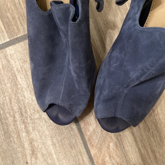 Used Gianni Bini platform Heels - Picture 3 of 7